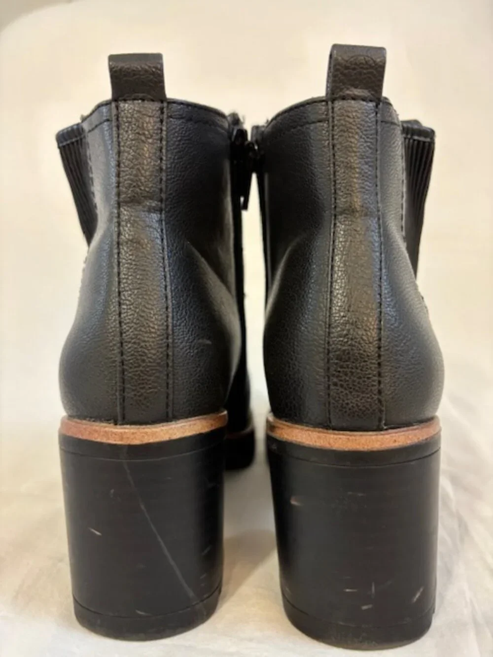 Naturalizer Madalynn Gore Block Heel Bootie in Black Women's Size 6.5M
